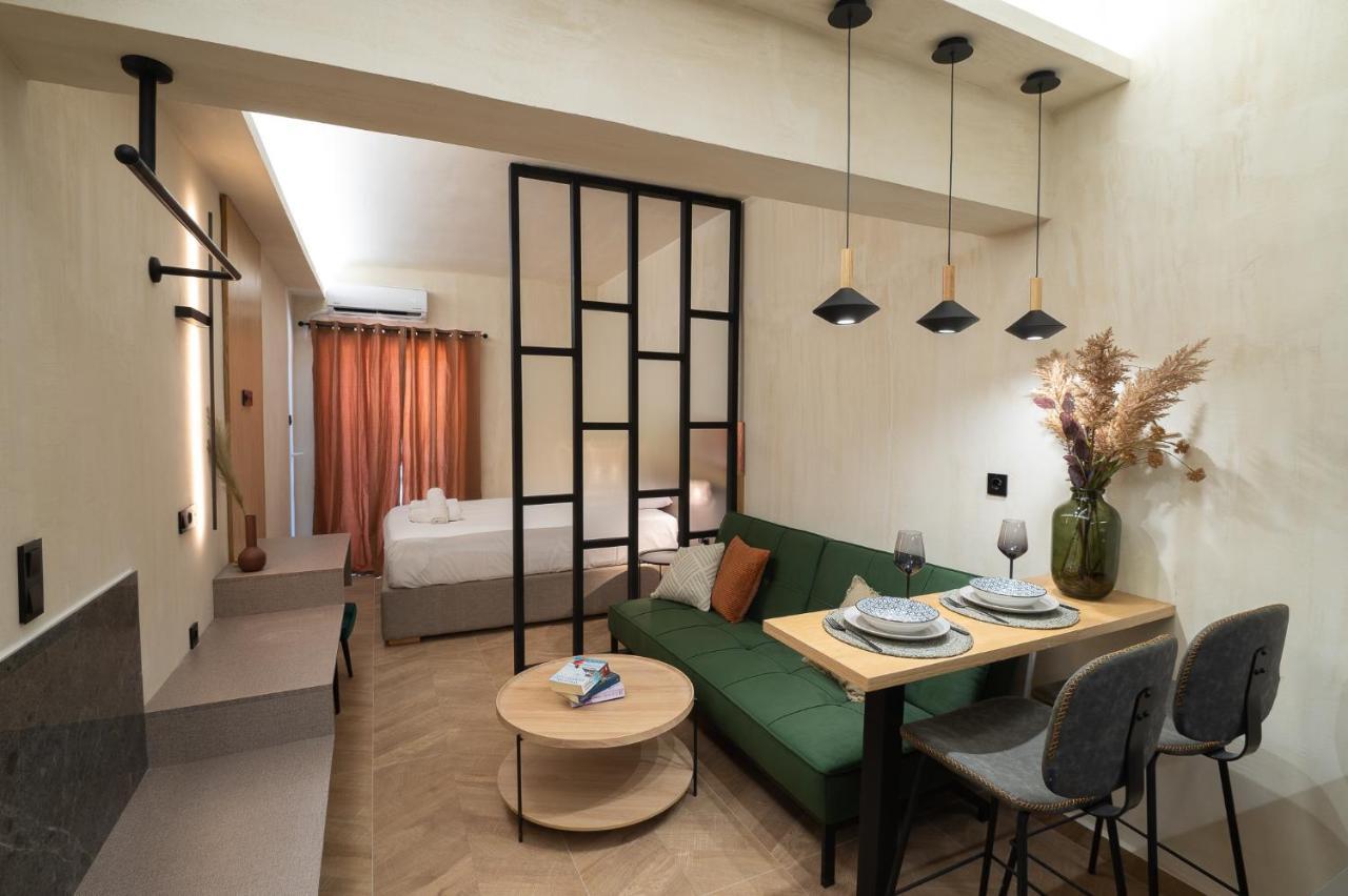 Leo Apartment